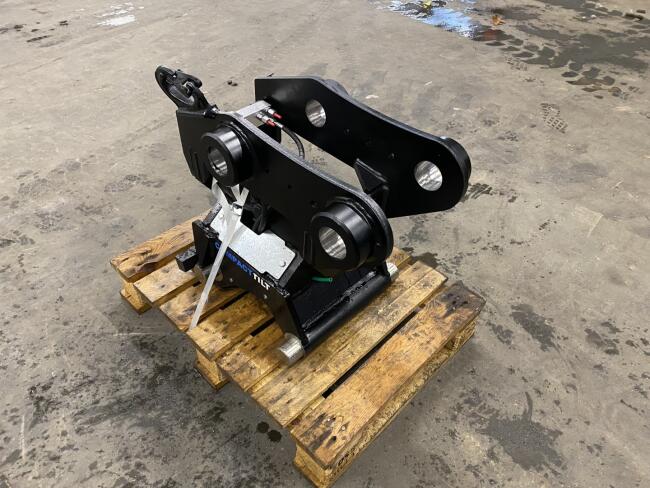 2026 Compacttilt CT10 - HS4  Kantelstuk Kubota CW10 (6,0 - 10t) ADV1129 | Aanbouwdelen | Kantelstuk