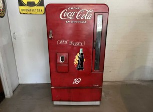 Vendo 1100 Coca cola  frisdrank automaat DV1207