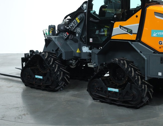 1 Giant G2700 TELE HD+ TRACKS ADV1155 | Wiellader | Mini Shovel