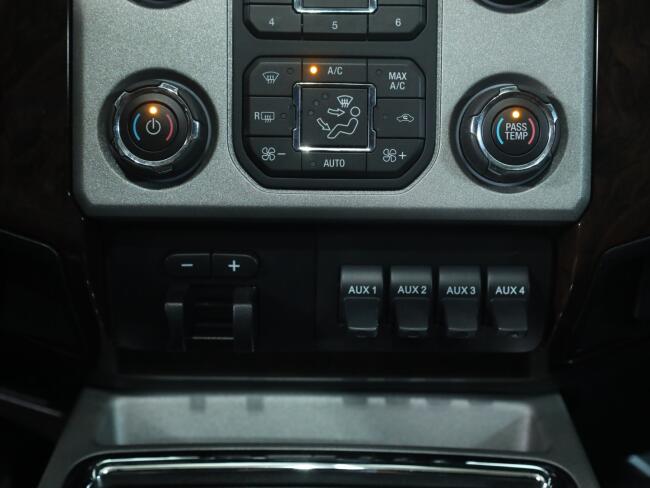 2015 Ford F250 Super Duty Platinum V8 6.2L Lariat Benzine VT809 | Transport | Auto's