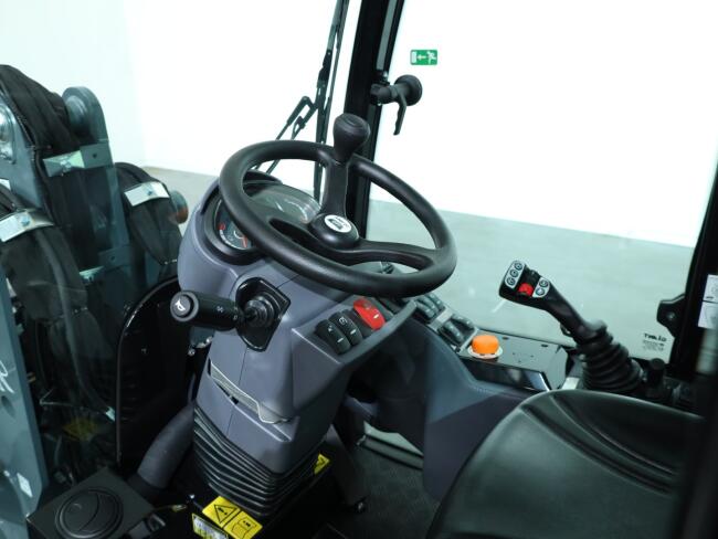 2026 Giant G2700 HD+ (Cabine) VK10375 | Wiellader | Mini Shovel