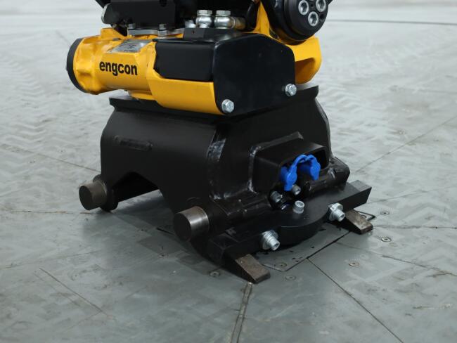 2026 Engcon EC206 Tiltrotator CW10-CW10 SS9 (Afneembaar) VK10605 | Aanbouwdelen | Draaikantelstuk