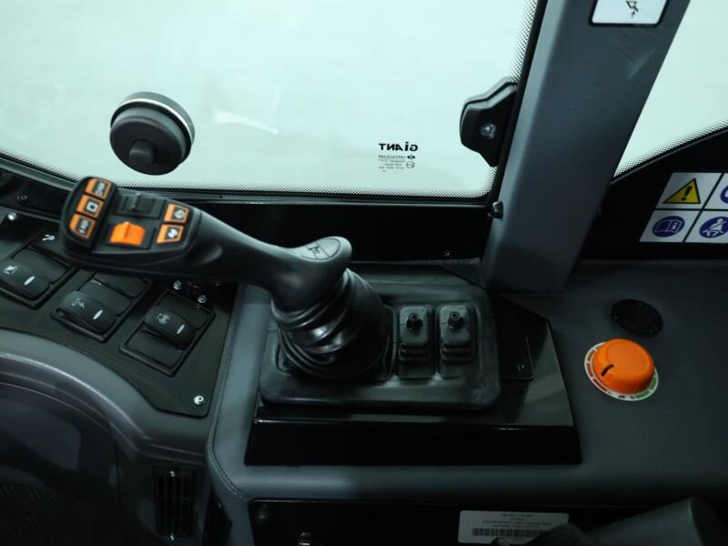 2026 Giant G3500 (Cabine) VV1529 | Wiellader | Mini Shovel